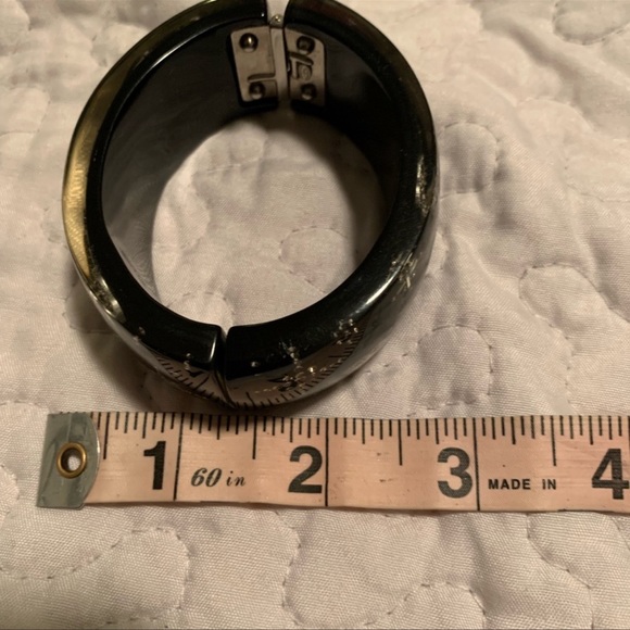 ❤️Chanel black resin hinged bangle w/ crystal,2008 Spring Collection❤️ - Picture 6 of 9